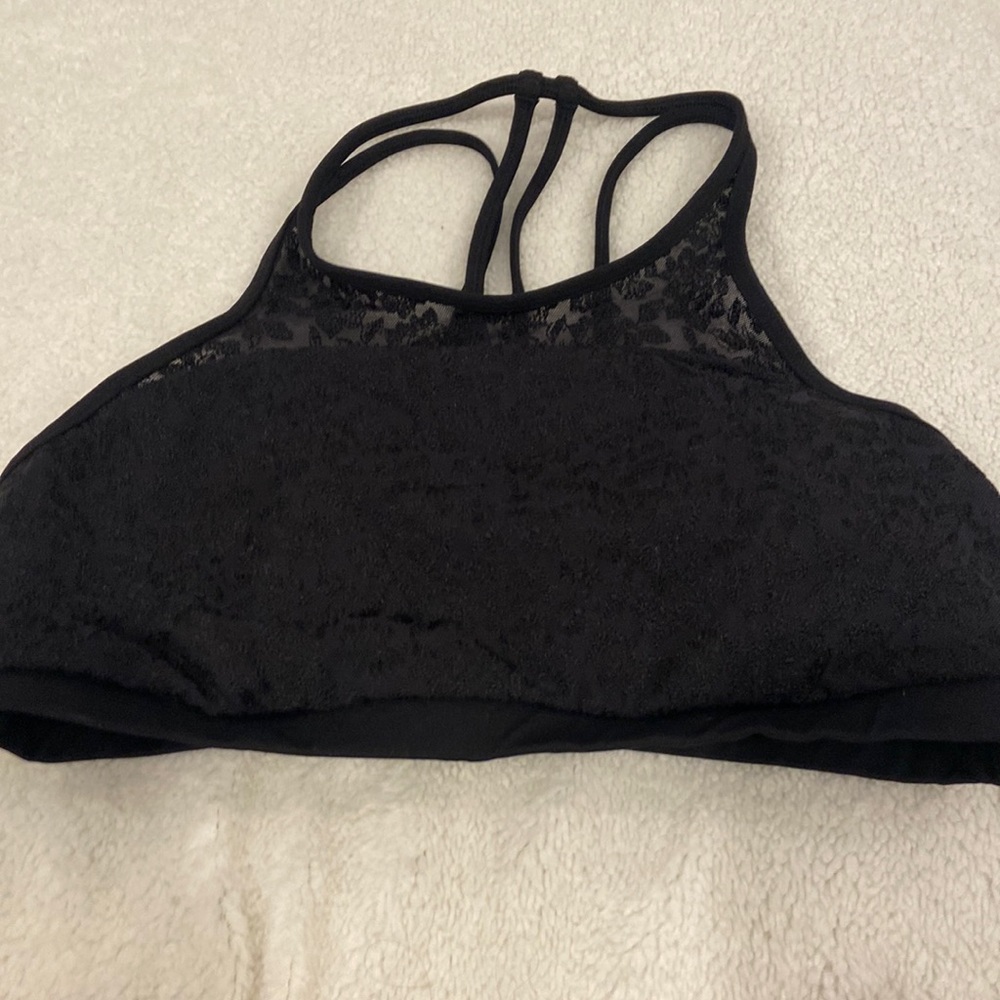 Lululemon sports bra. Never worn